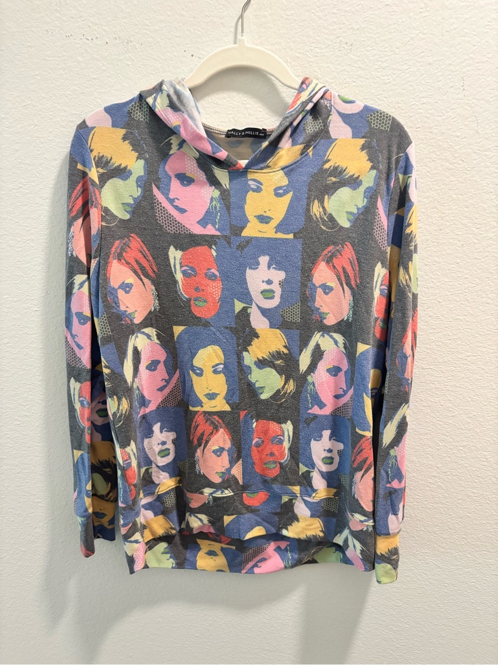 Nally & Millie USA, Andy Warhol Pop Art All Over Print Hoodie, size S